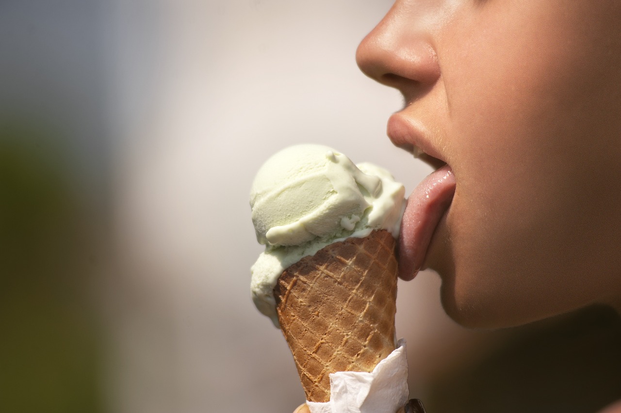 ice-cream-2588541_1280